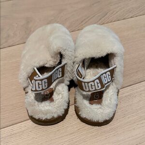UGG Cream and Tan Fluffy Sandals